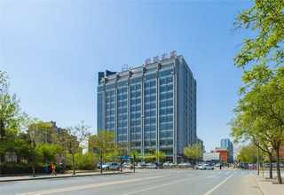 平衡重电动叉车报价